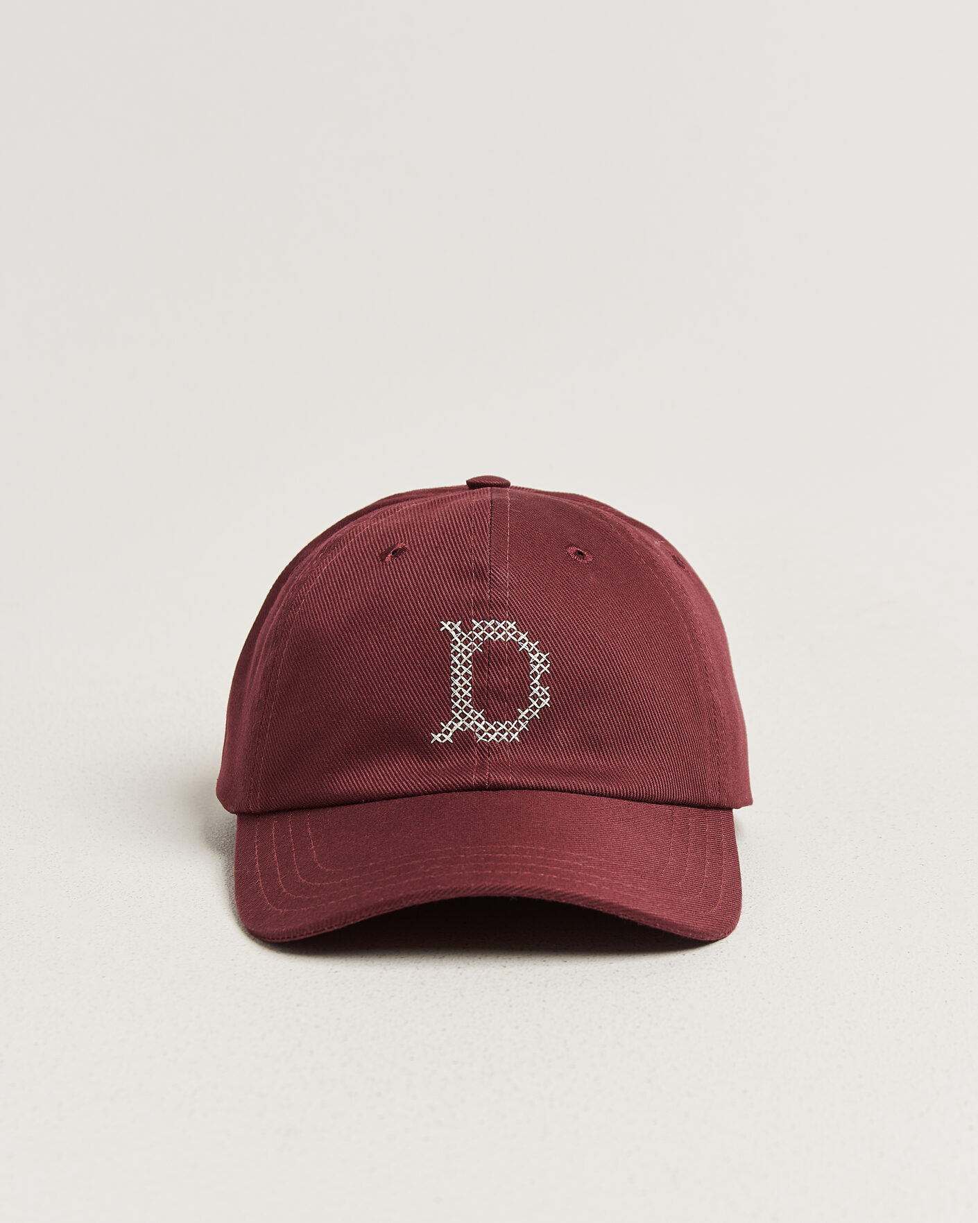 Herre | Hatte & kasketter | Drake's | Cross Stitch D Twill Baseball Cap Burgundy
