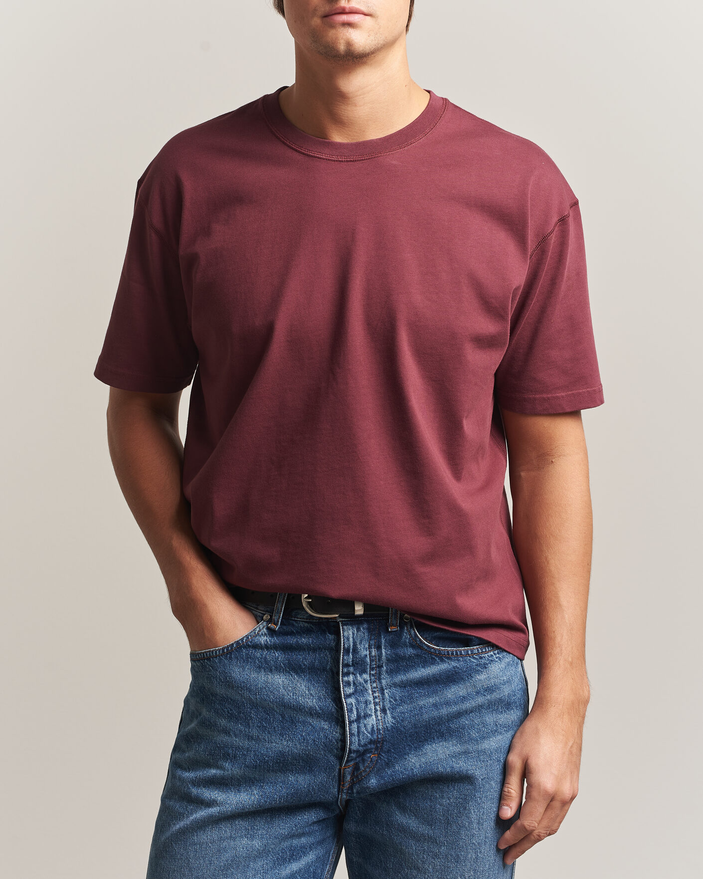 Herre | T-Shirts | Drake's | O´Clock Back Print Hiking T-Shirt Dark Plum