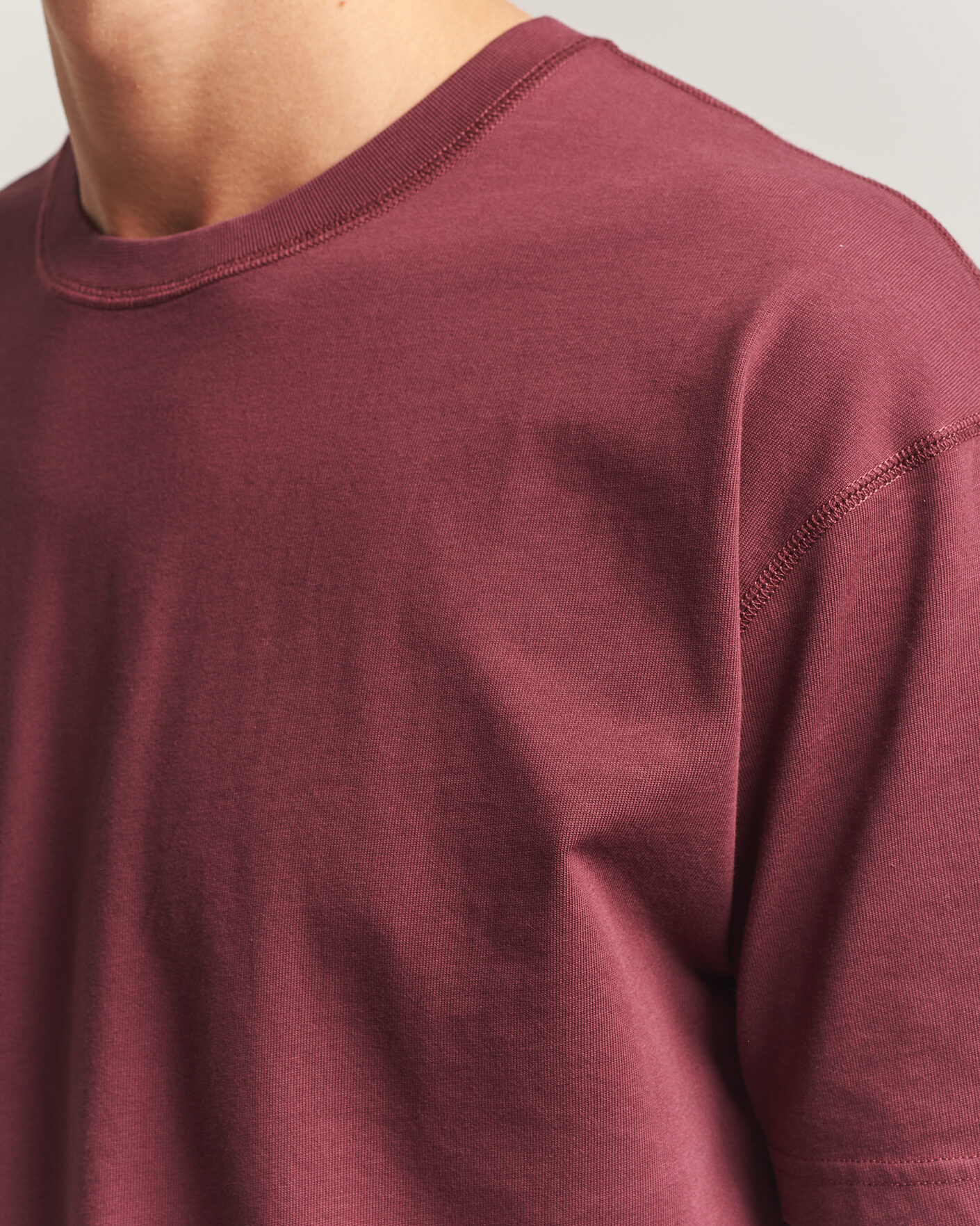Herre | T-Shirts | Drake's | O´Clock Back Print Hiking T-Shirt Dark Plum