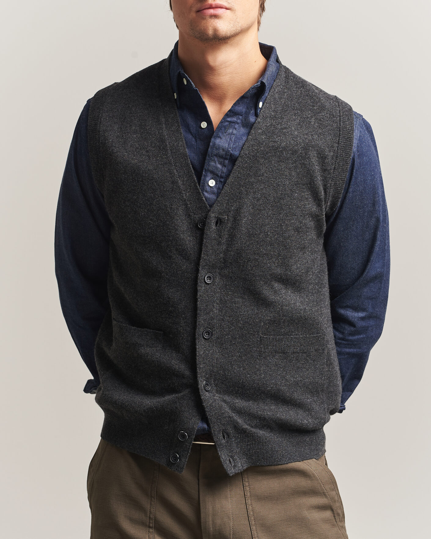 Herre | Trøjer | BEAMS PLUS | Button Knit Vest Charcoal