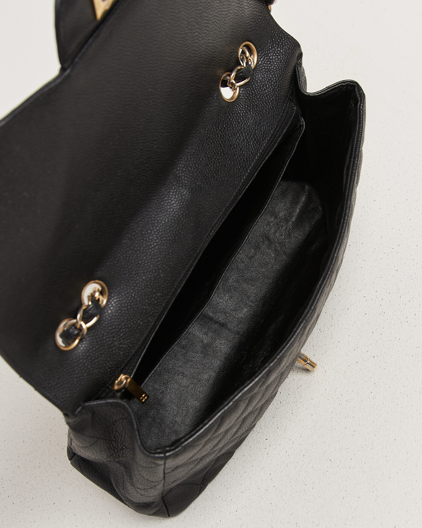 Herre | Pre-Owned & Vintage Bags | Chanel Pre-Owned | Classic Jumbo Single Flap Bag Caviar Black
