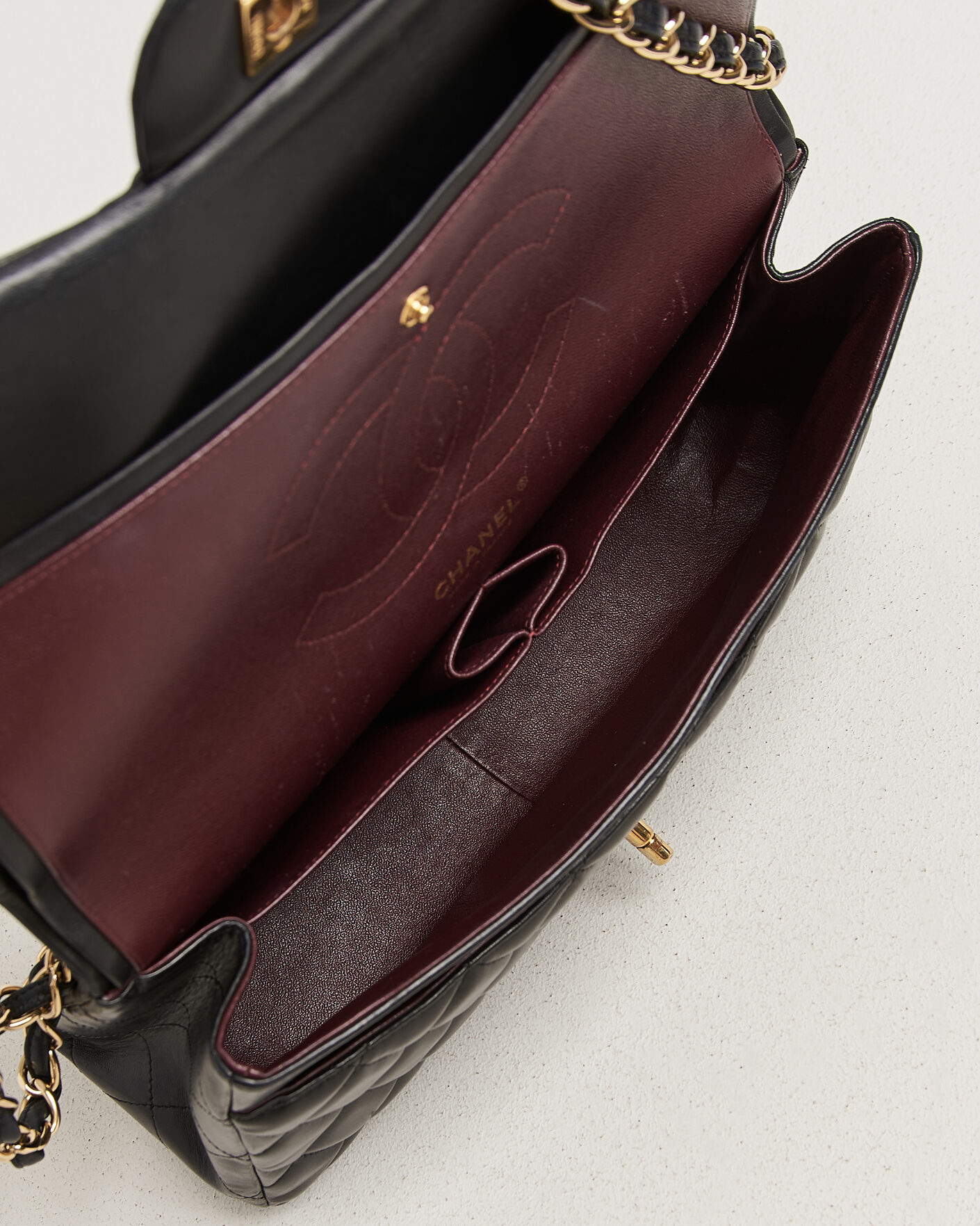 Herre | Pre-Owned & Vintage Bags | Chanel Pre-Owned | Classic Jumbo Double Flap Bag Lambskin Black