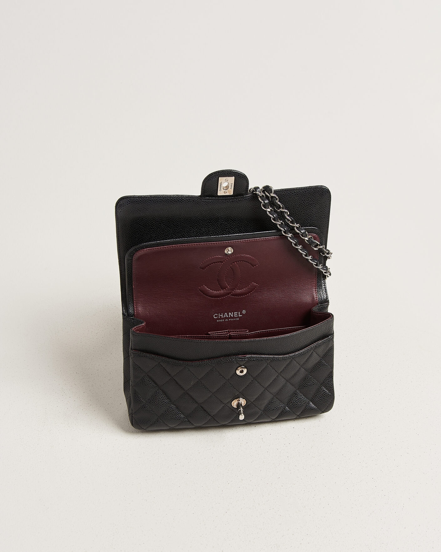 Herre | Pre-Owned & Vintage Bags | Chanel Pre-Owned | Classic Medium Single Flap Bag Caviar Black