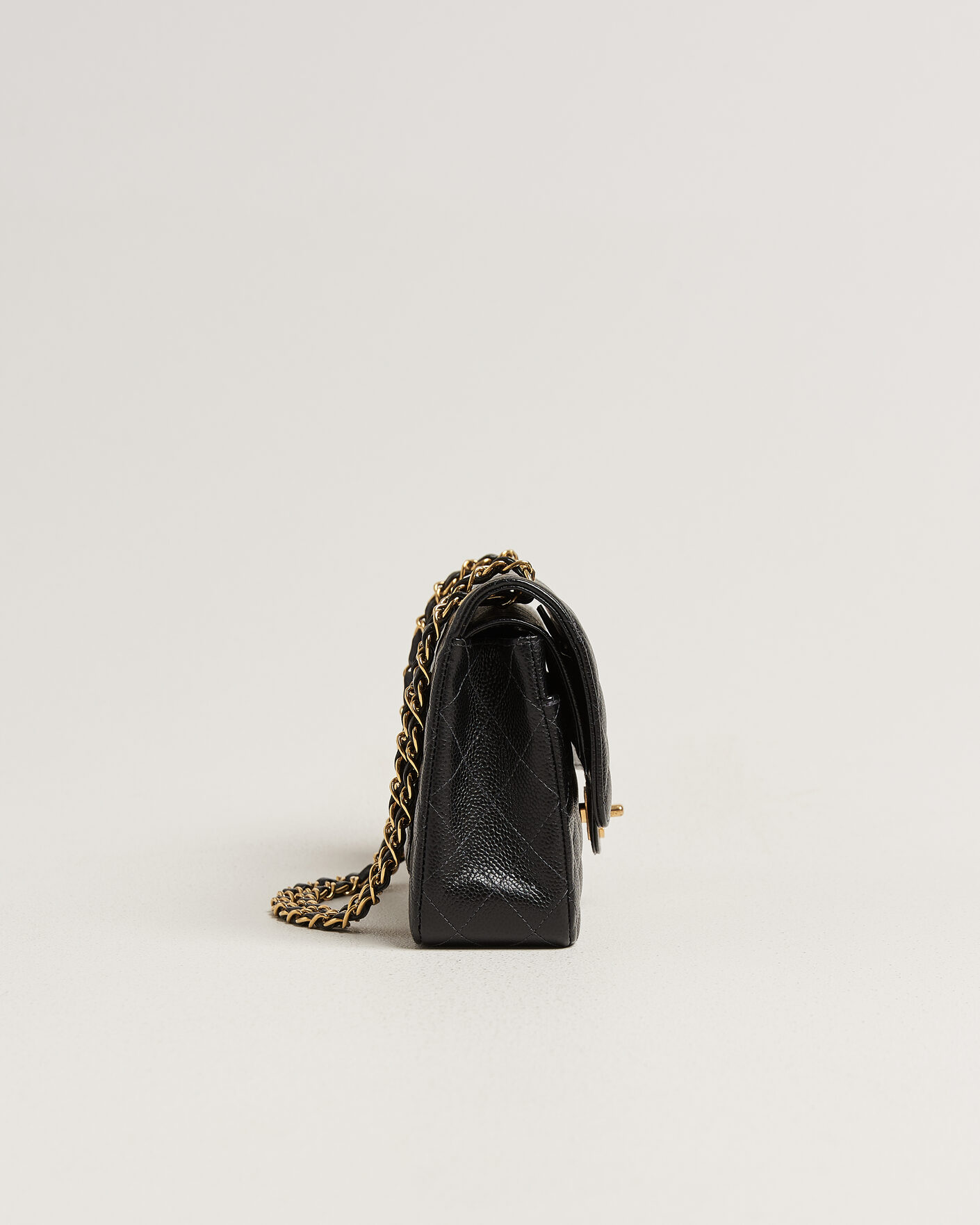 Herre | Pre-Owned & Vintage Bags | Chanel Pre-Owned | Classic Medium Double Flap Bag Caviar Black
