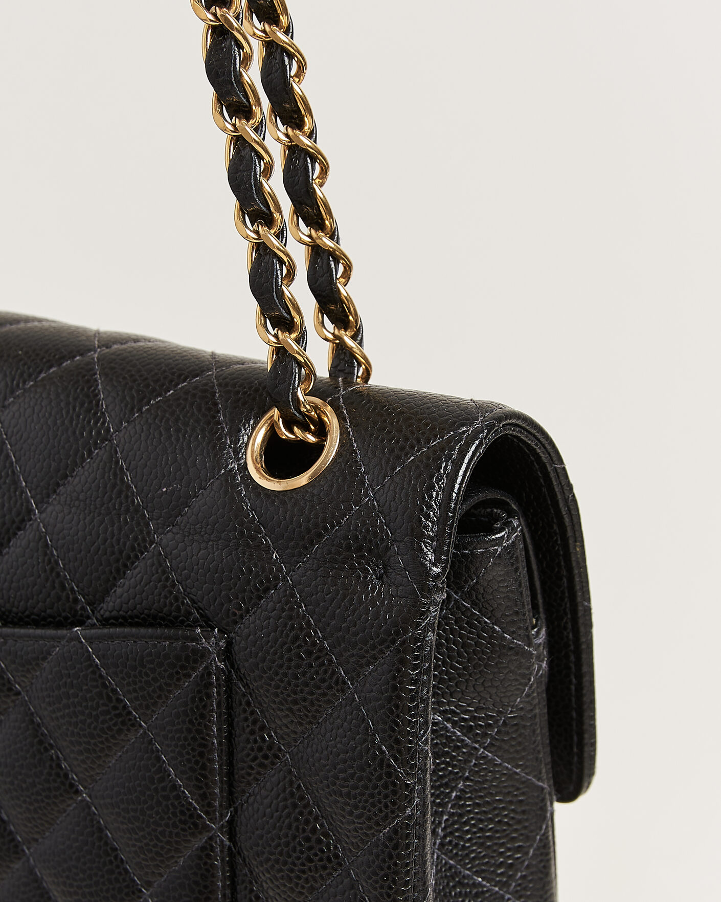 Herre | Pre-Owned & Vintage Bags | Chanel Pre-Owned | Classic Medium Double Flap Bag Caviar Black