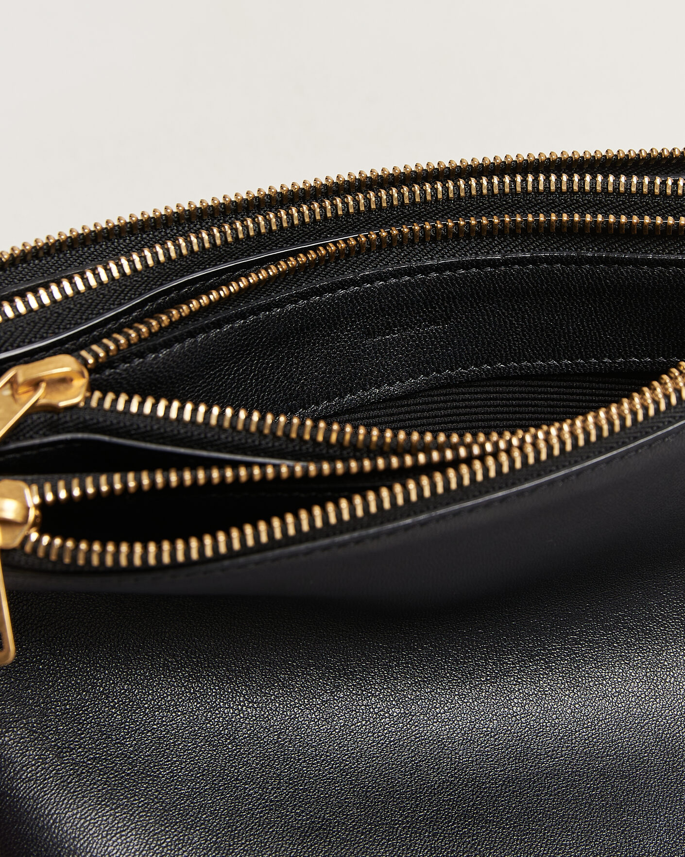 Herre | Pre-Owned & Vintage Bags | Celine Pre-Owned | Trio Bag Small Leather Black
