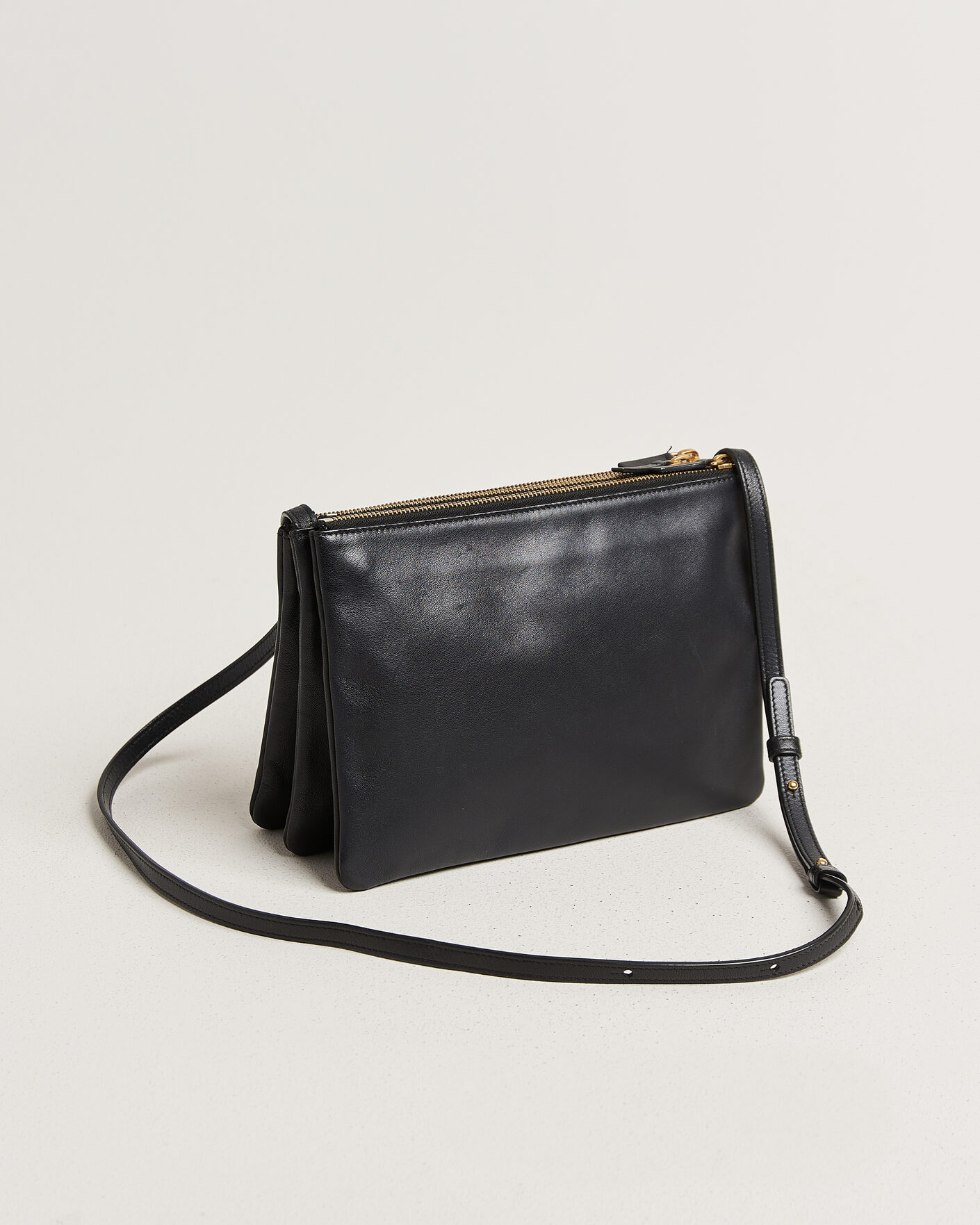 Herre | Pre-Owned & Vintage Bags | Celine Pre-Owned | Trio Bag Medium Leather Black