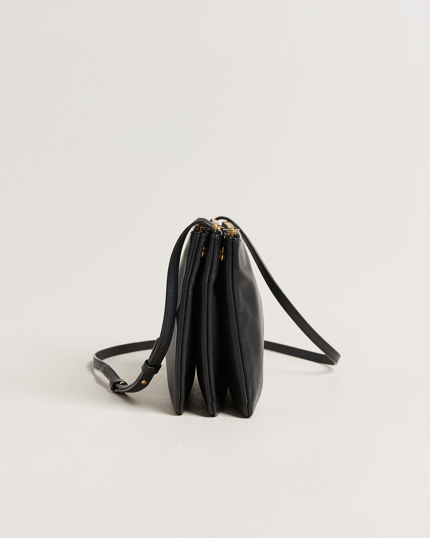 Herre | Pre-Owned & Vintage Bags | Celine Pre-Owned | Trio Bag Medium Leather Black