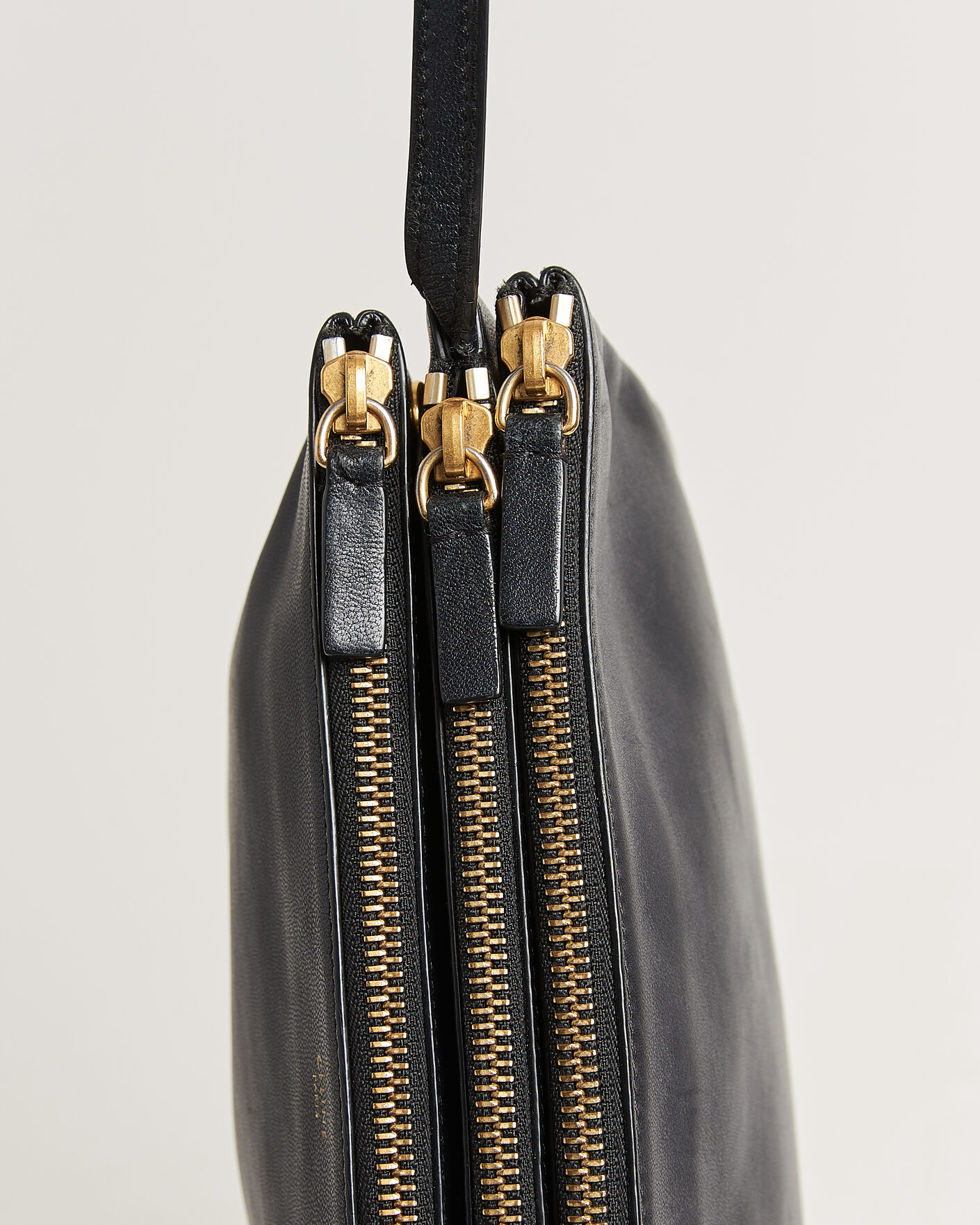 Herre | Pre-Owned & Vintage Bags | Celine Pre-Owned | Trio Bag Medium Leather Black