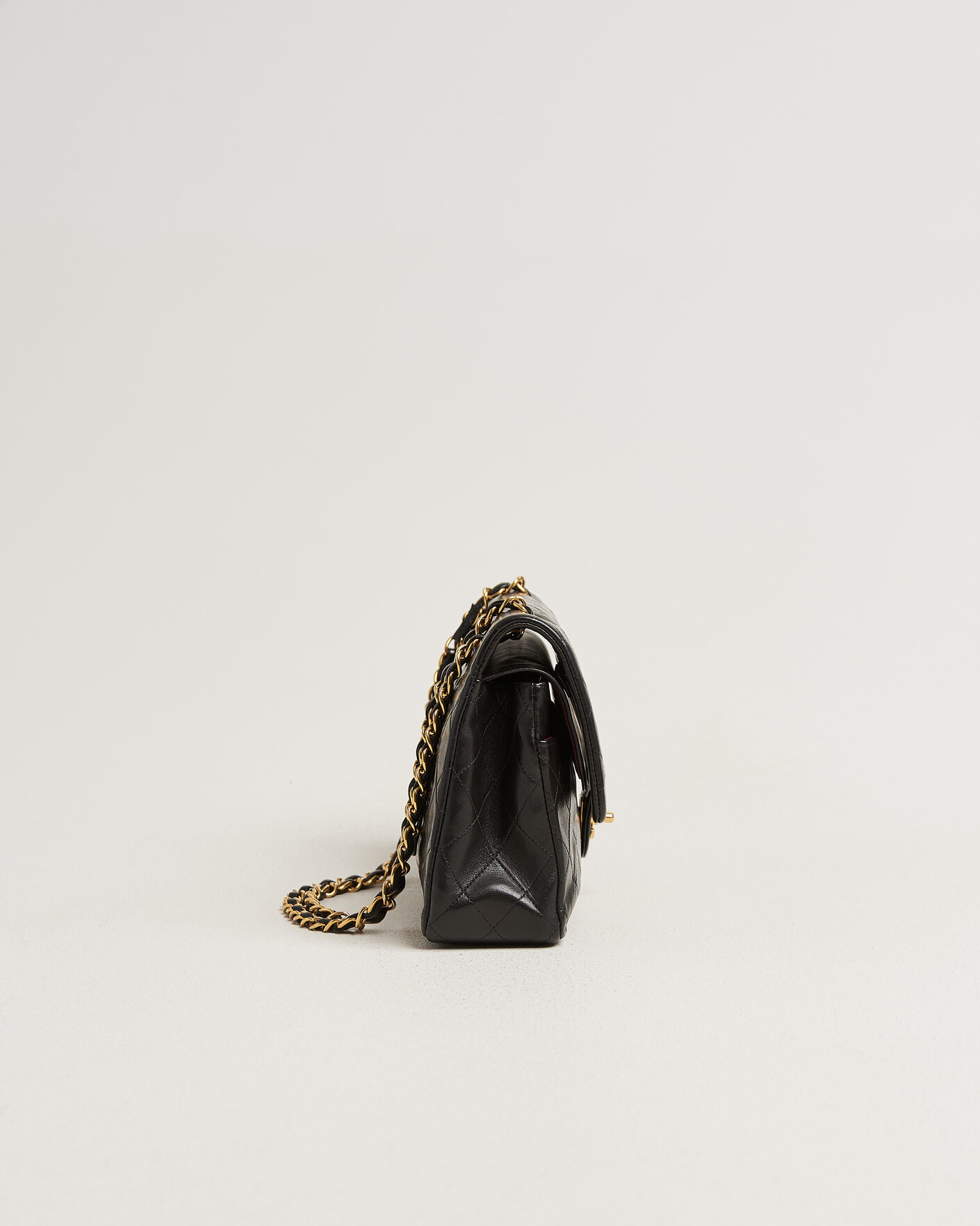 Herre | Pre-Owned & Vintage Bags | Chanel Pre-Owned | Classic Medium Double Flap Bag Lambskin Black