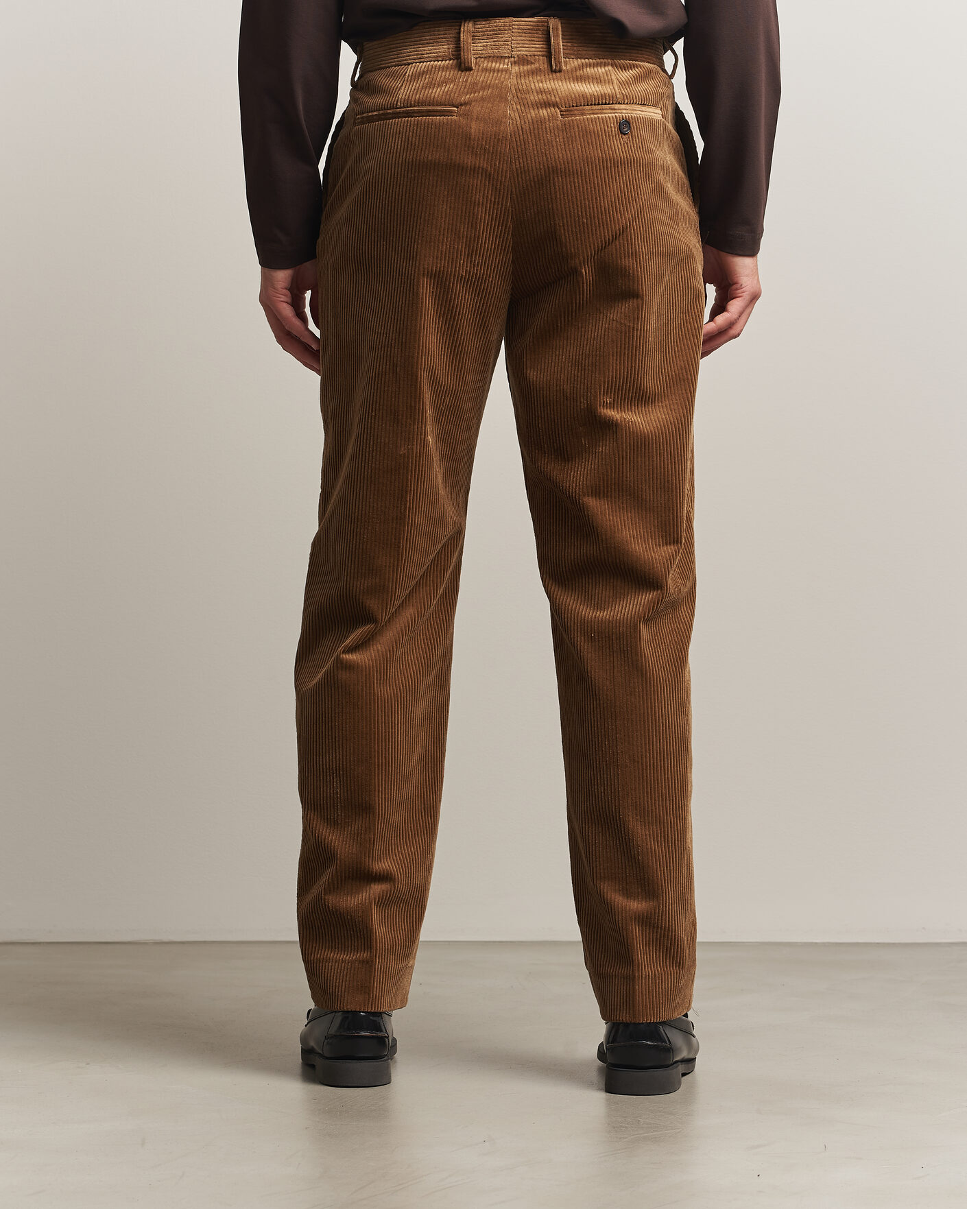 Herre | Bukser | Filippa K | Julian Corduroy Chino Trousers Tobacco