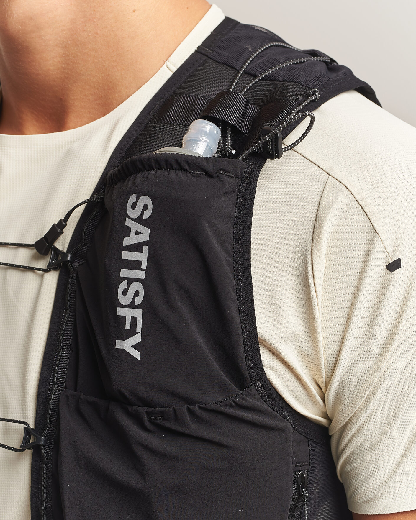 Herre | Activt tilbehør | Satisfy | TechSilk Drift Cordura 5L Hydration Vest Black