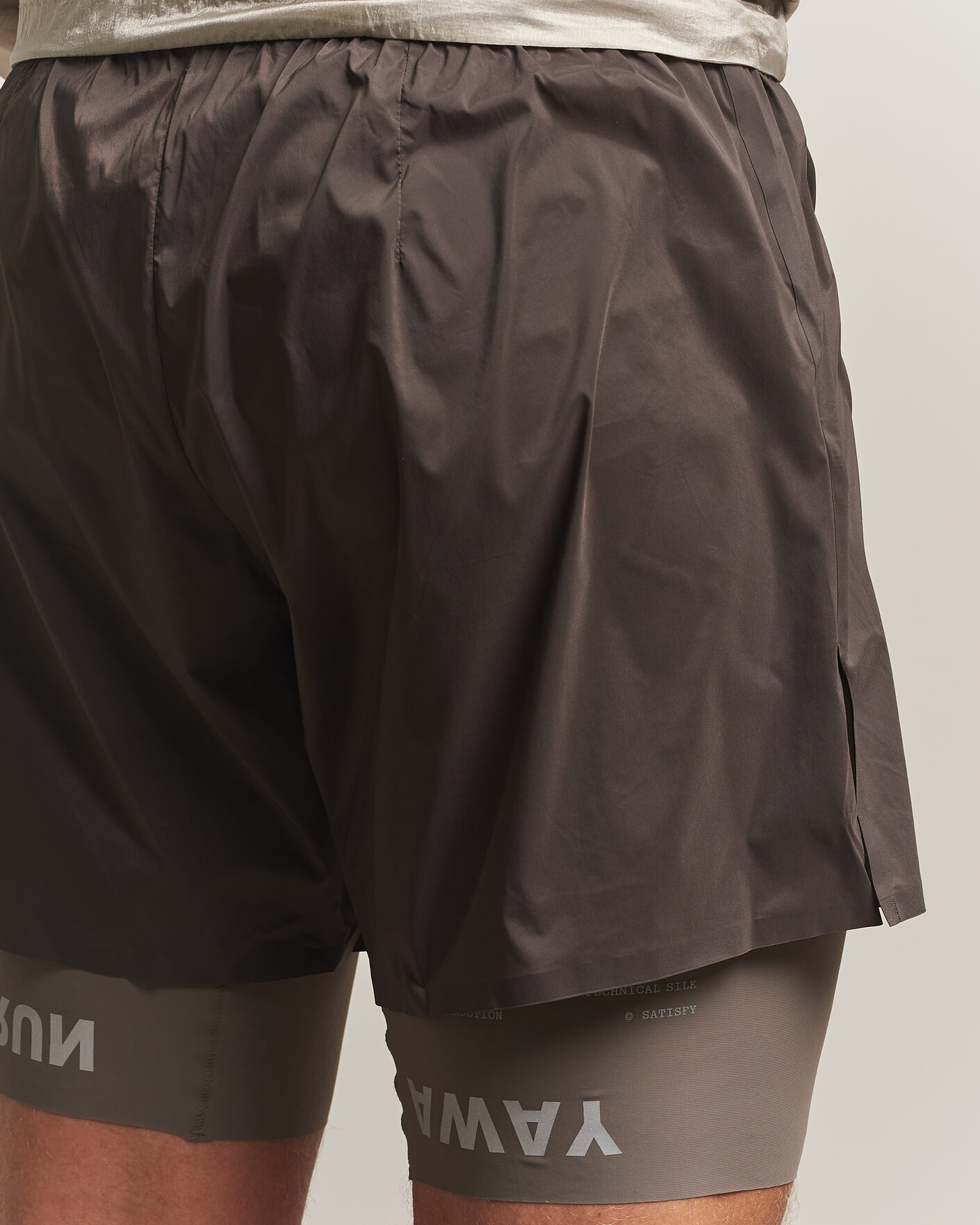 Herre | Shorts | Satisfy | TechSilk 8 Inch Shorts Quicksand