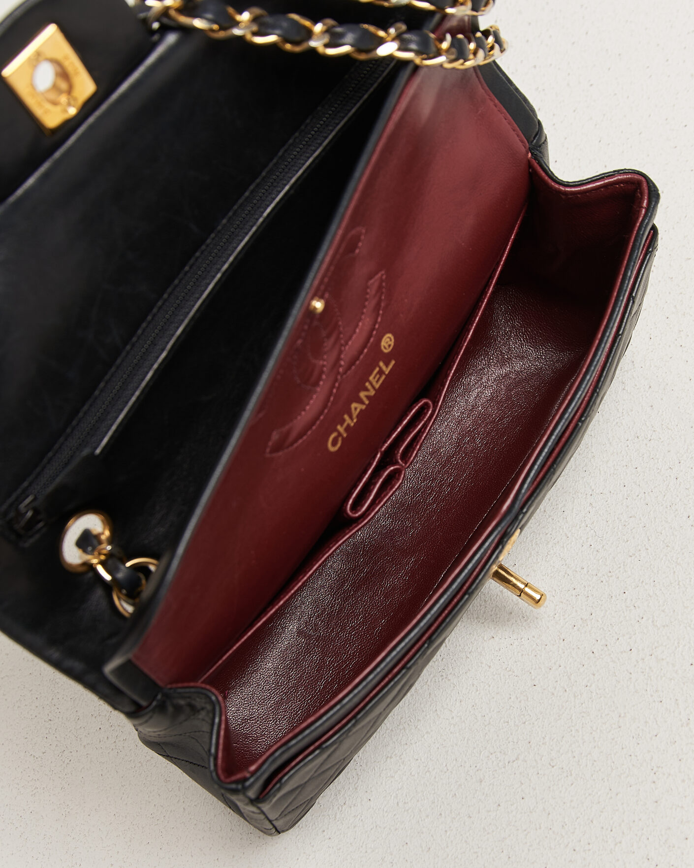 Herre | Pre-Owned & Vintage Bags | Chanel Pre-Owned | Classic Small Double Flap Bag Lambskin Black