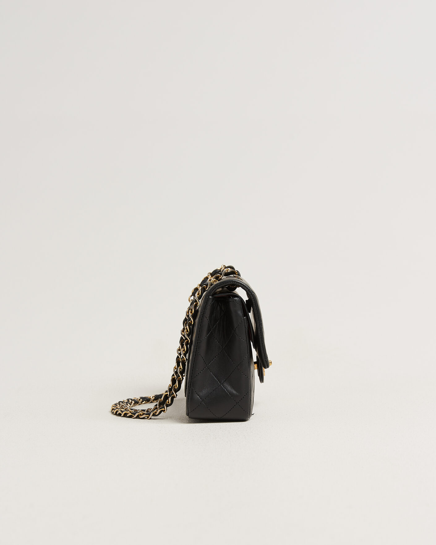 Herre | Pre-Owned & Vintage Bags | Chanel Pre-Owned | Classic Small Double Flap Bag Lambskin Black