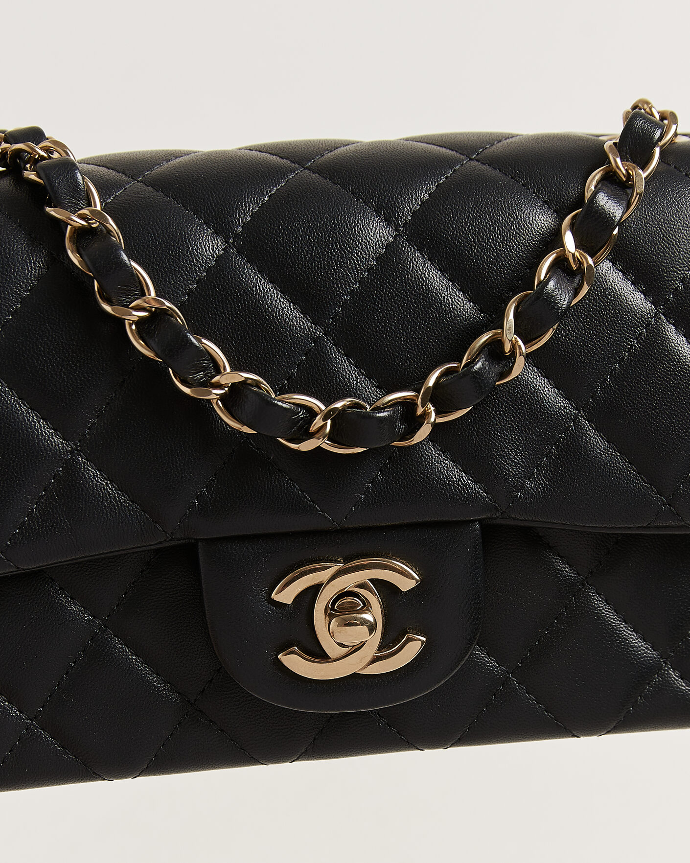 Herre | Pre-Owned & Vintage Bags | Chanel Pre-Owned | Classic Mini Rectangular Single Flap Bag Lambskin Black