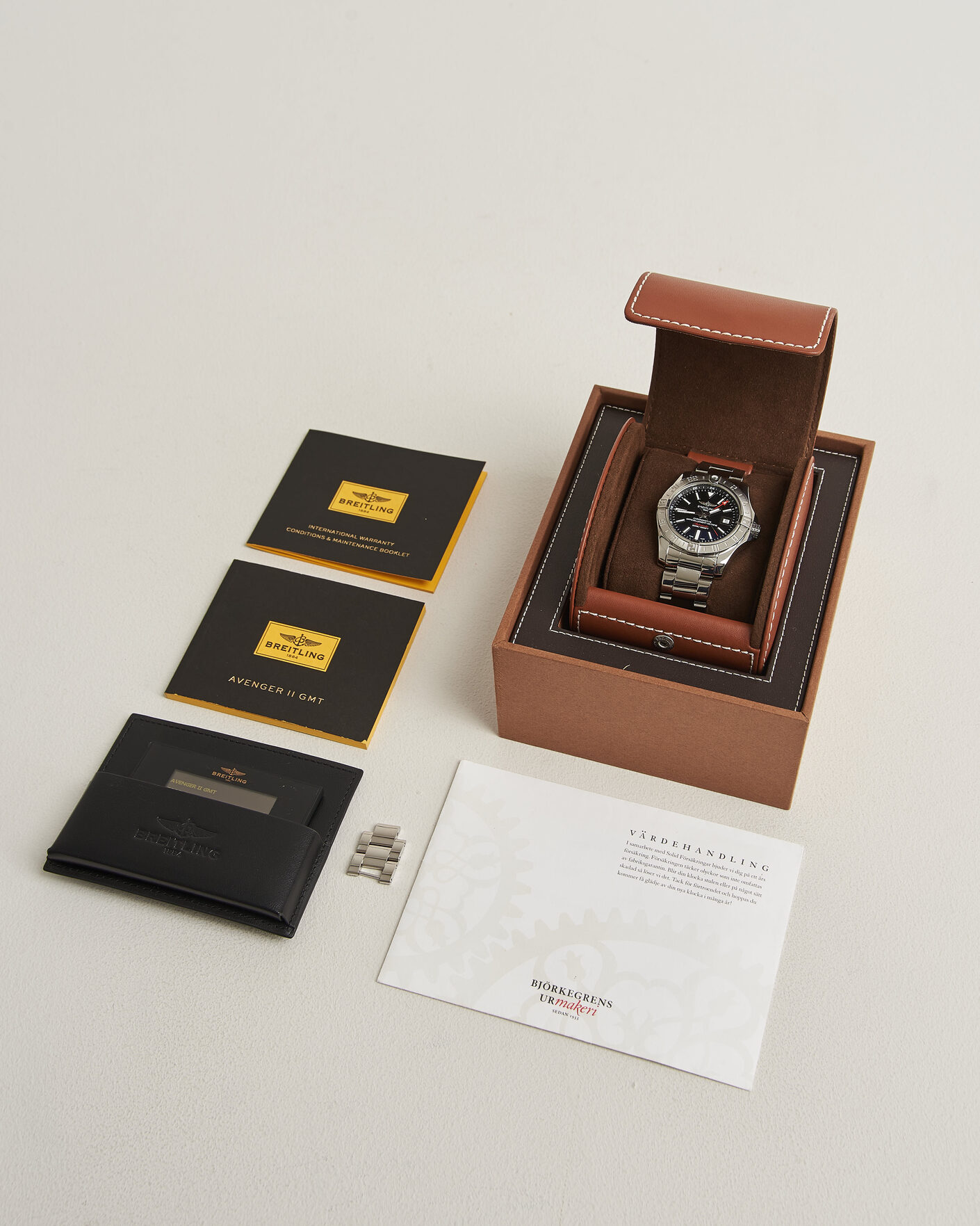 Herre | Pre-Owned & Vintage Watches | Breitling Pre-Owned | Avenger II GMT 