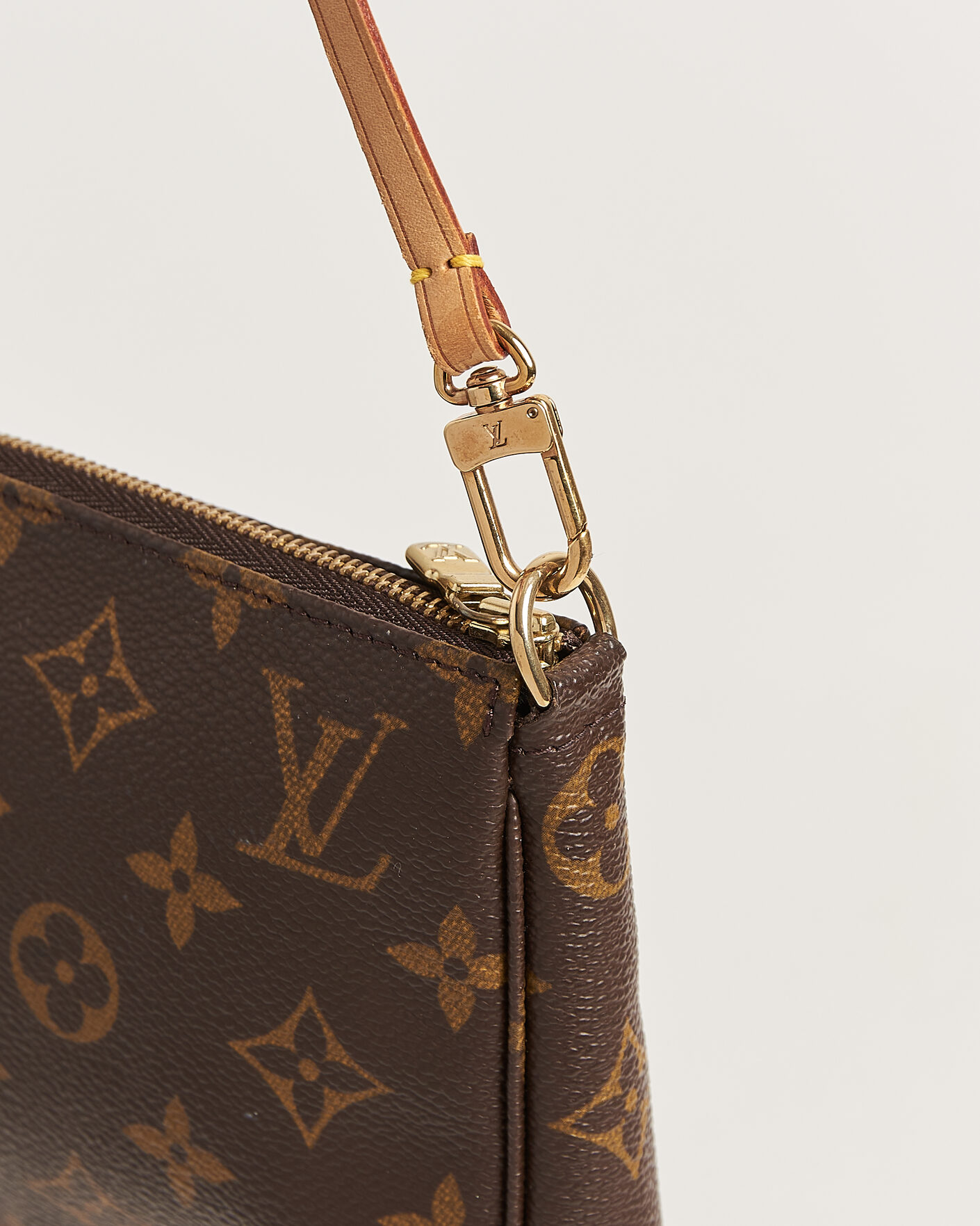 Herre | Pre-Owned & Vintage Bags | Louis Vuitton Pre-Owned | Pochette Accessoires Monogram
