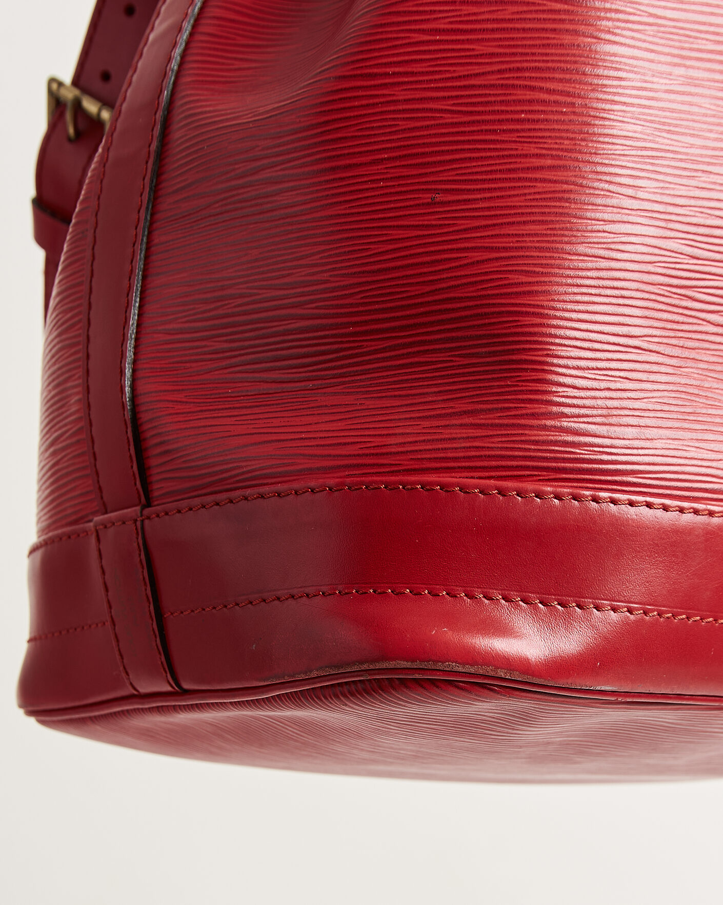 Herre | Pre-Owned & Vintage Bags | Louis Vuitton Pre-Owned | Noé Epi Leather Red