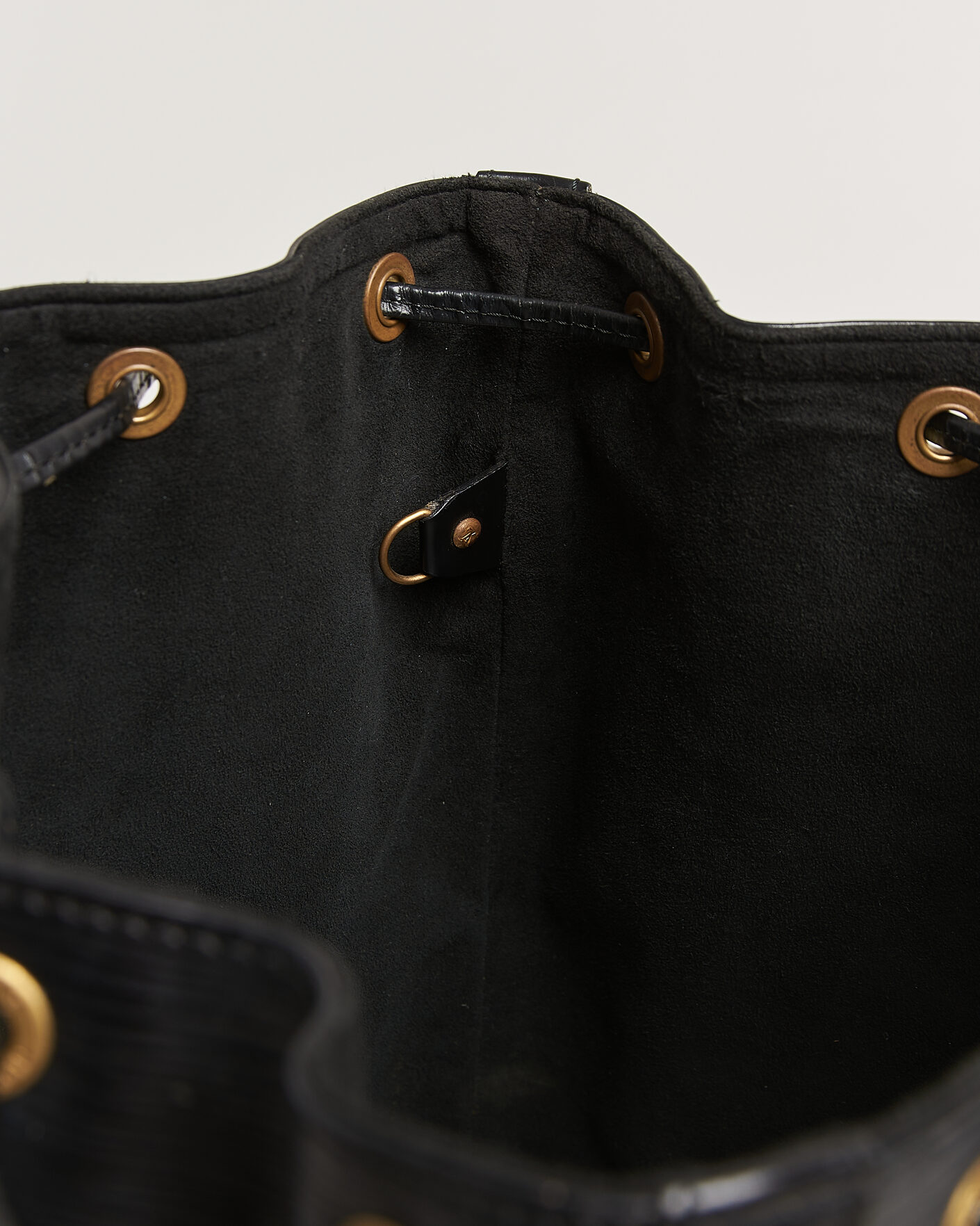 Herre | Pre-Owned & Vintage Bags | Louis Vuitton Pre-Owned | Noé Epi Leather Black