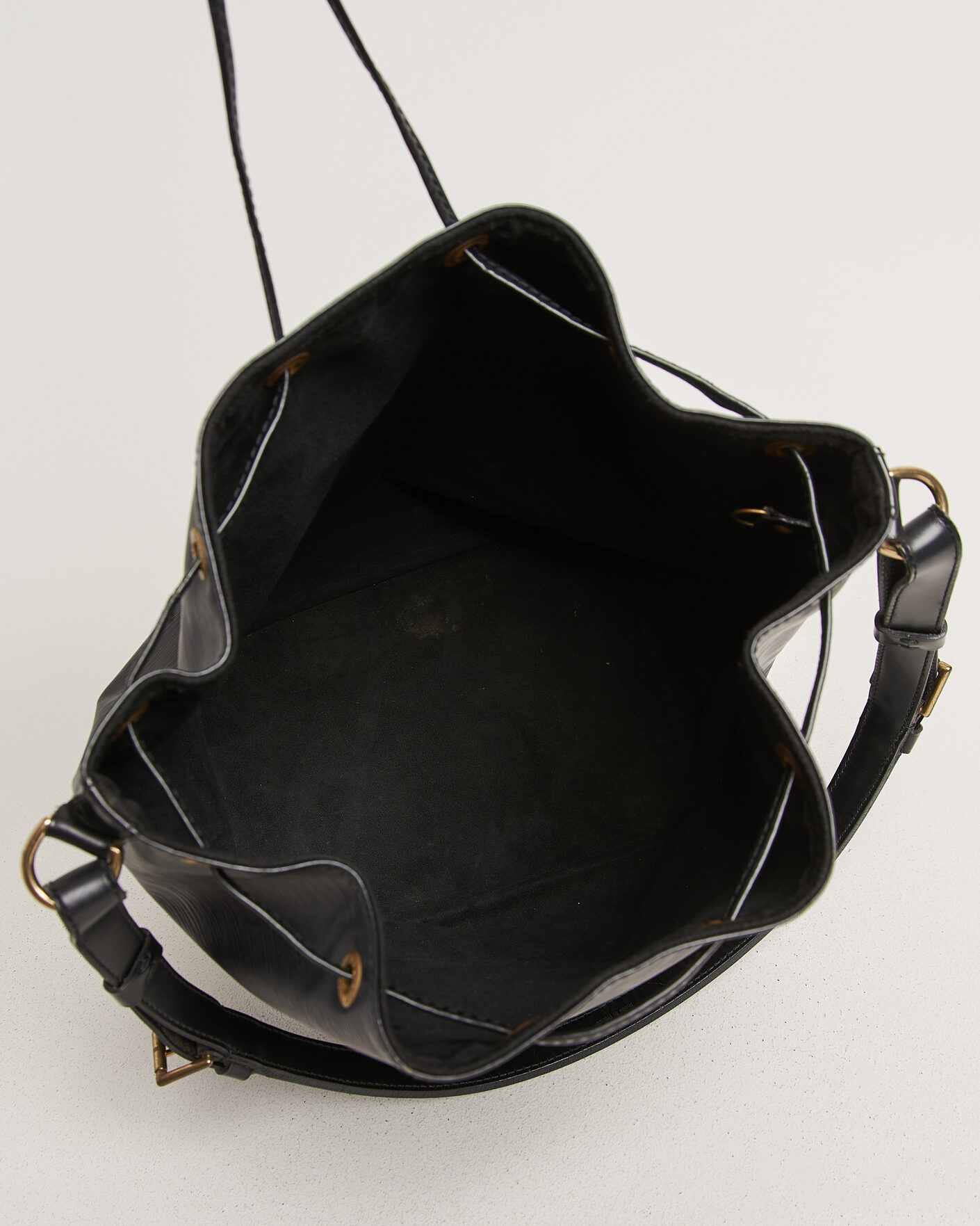 Herre | Pre-Owned & Vintage Bags | Louis Vuitton Pre-Owned | Noé Epi Leather Black