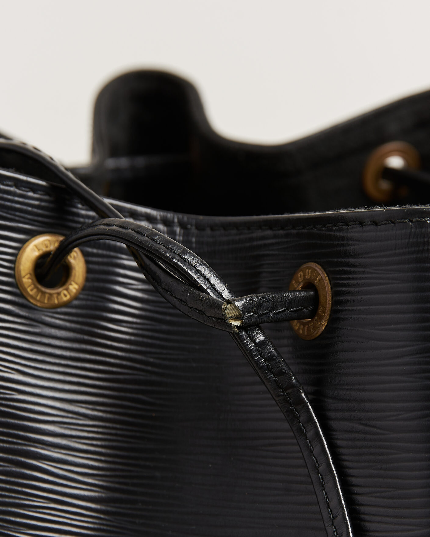Herre | Pre-Owned & Vintage Bags | Louis Vuitton Pre-Owned | Noé Epi Leather Black