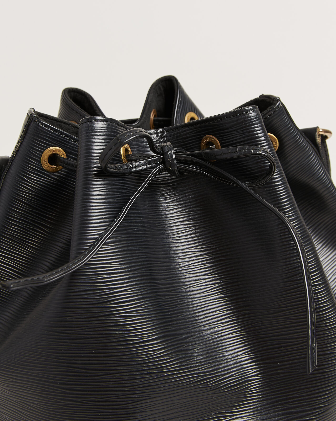 Herre | Pre-Owned & Vintage Bags | Louis Vuitton Pre-Owned | Noé Epi Leather Black