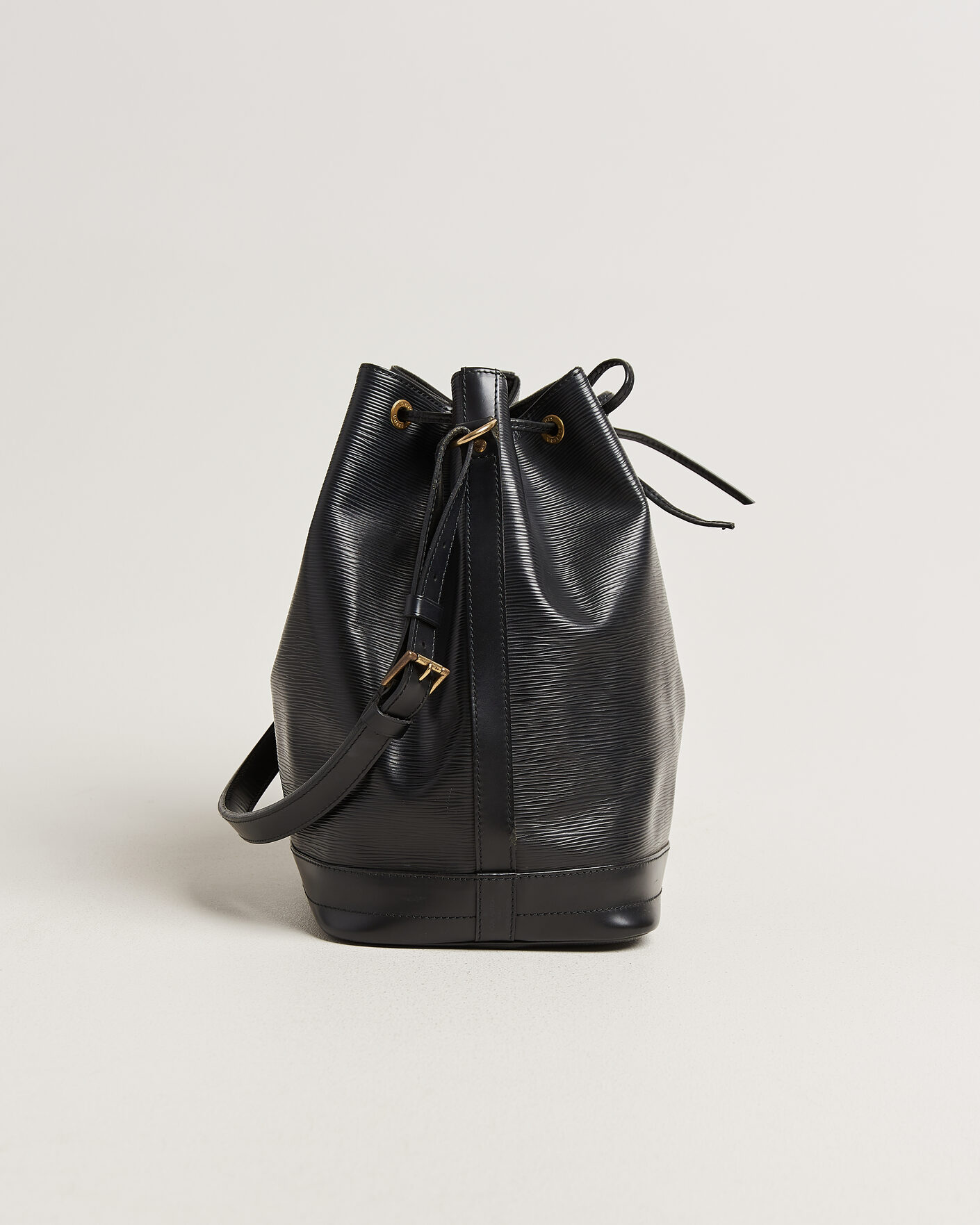 Herre | Pre-Owned & Vintage Bags | Louis Vuitton Pre-Owned | Noé Epi Leather Black