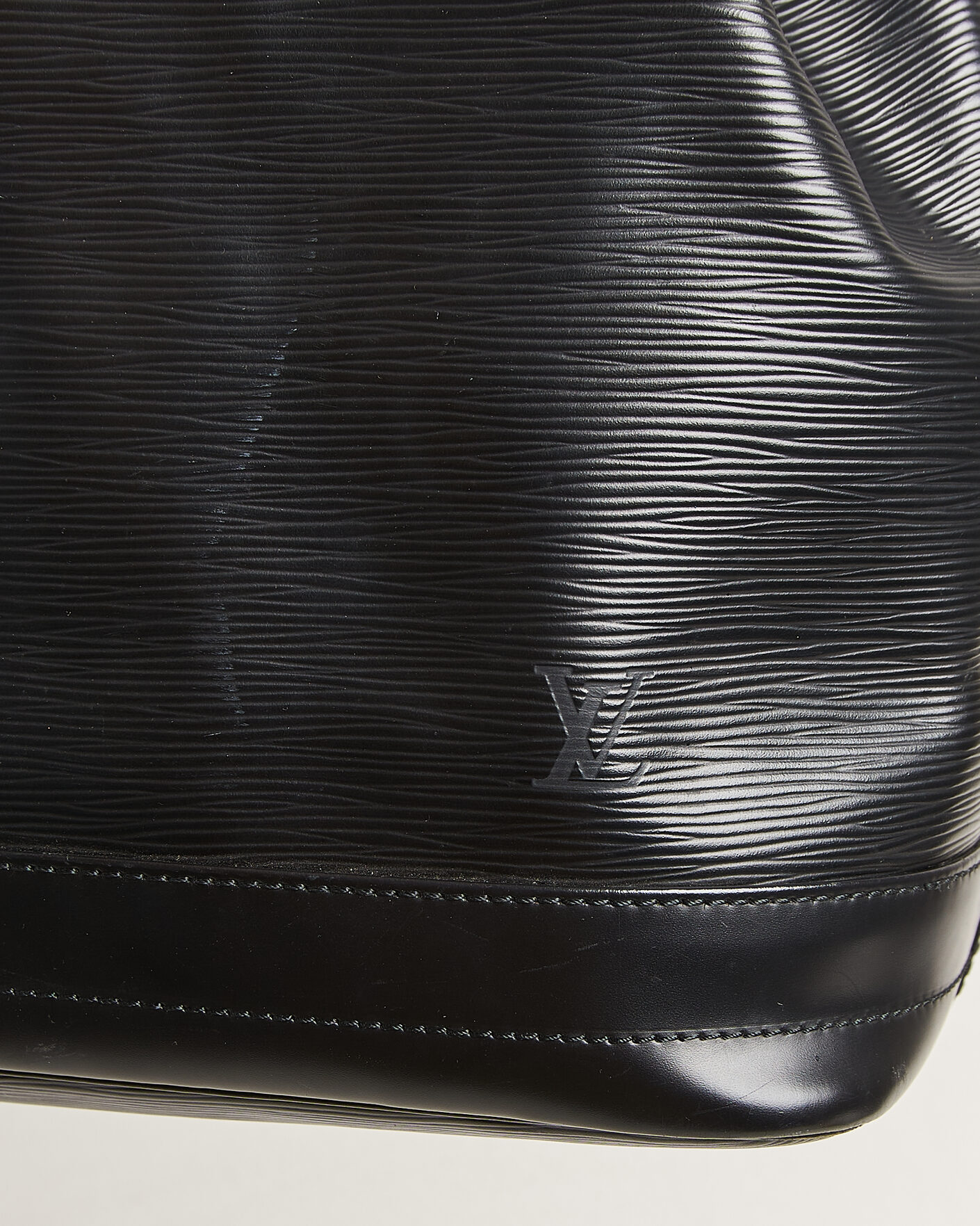 Herre | Pre-Owned & Vintage Bags | Louis Vuitton Pre-Owned | Noé Epi Leather Black