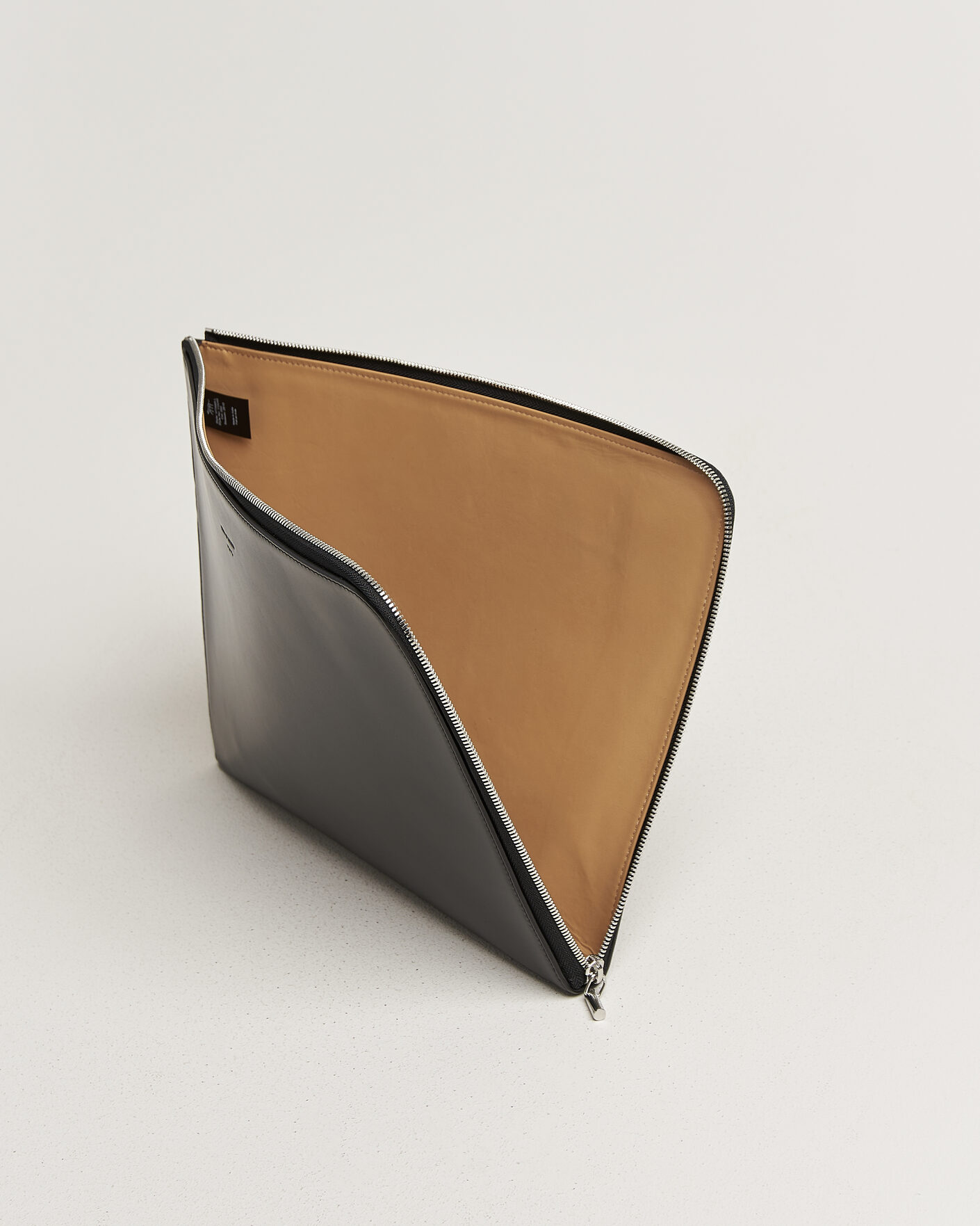 Herre | Tasker | Tiger of Sweden | Vitama Smooth Leather Portfolio Black