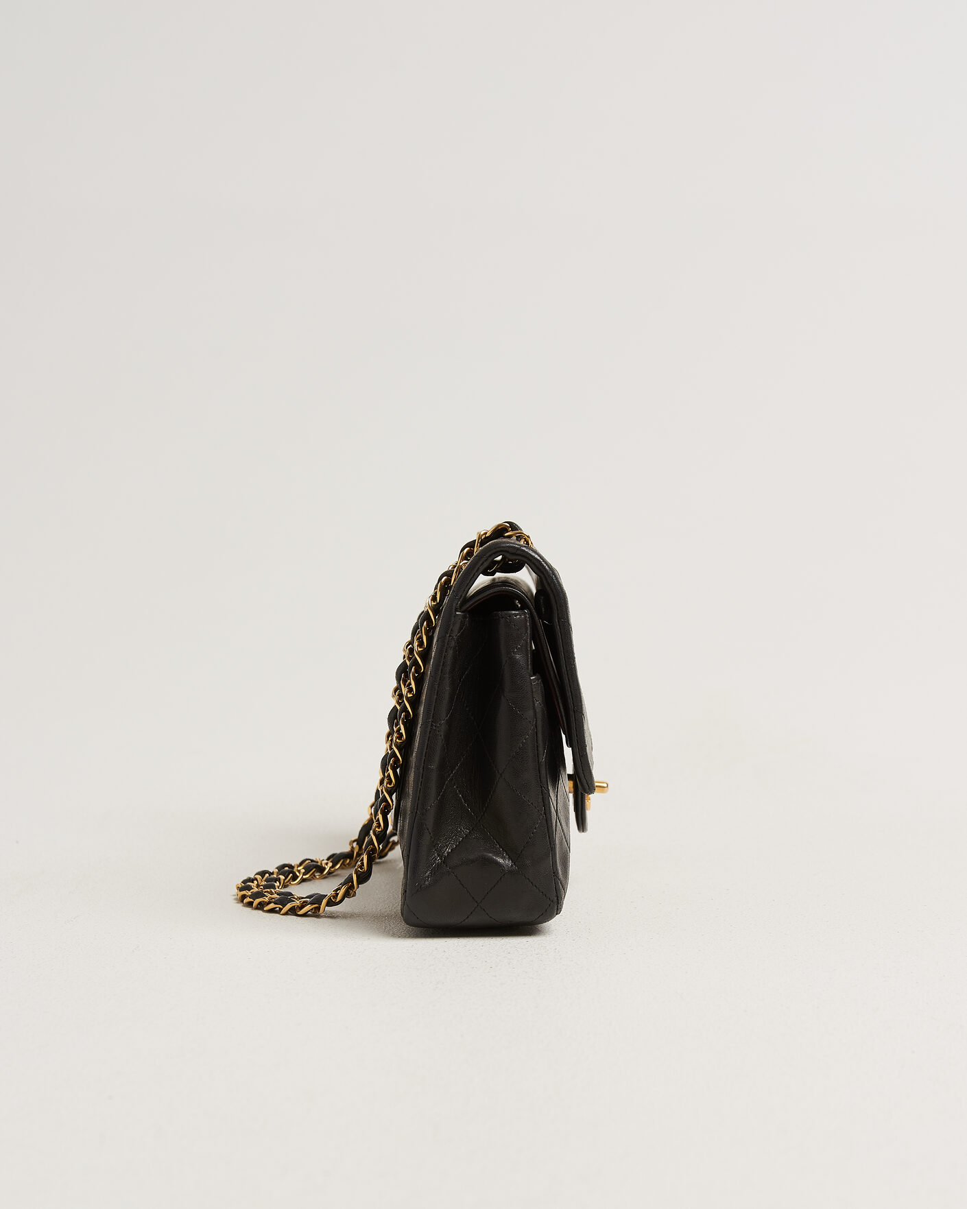 Herre | Pre-Owned & Vintage Bags | Louis Vuitton Pre-Owned | Chanel Pre-Owned Classic Medium Double Flap Bag Lambskin Black