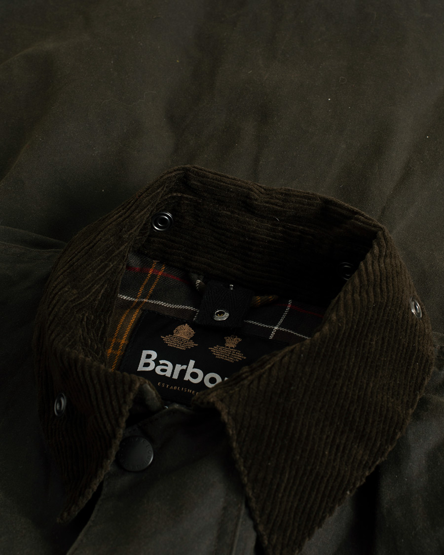 Herre | Barbour Lifestyle Classic Northumbria Jacket Olive | Pre-owned | Barbour Lifestyle Classic Northumbria Jacket Olive