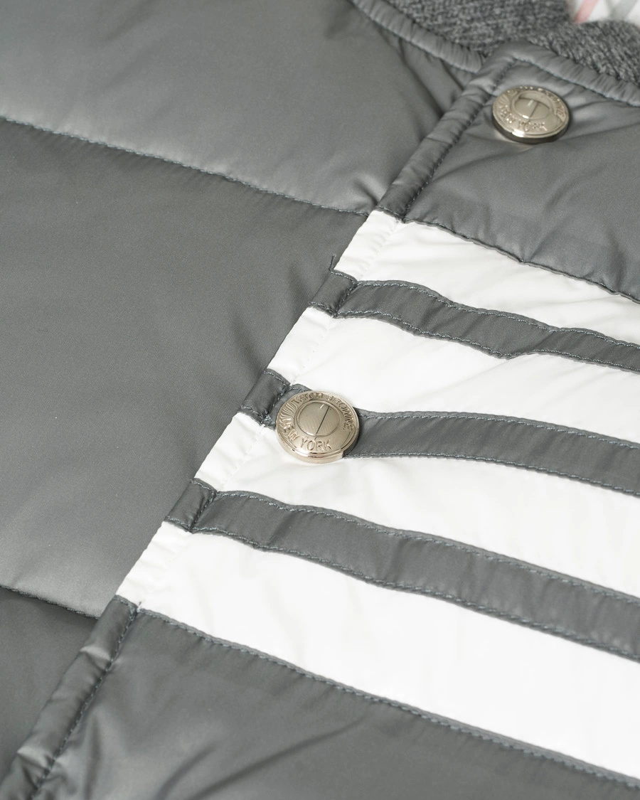 Herre | Thom Browne 4 Bar Snap Front Down Vest Light Grey | Pre-owned | Thom Browne 4 Bar Snap Front Down Vest Light Grey