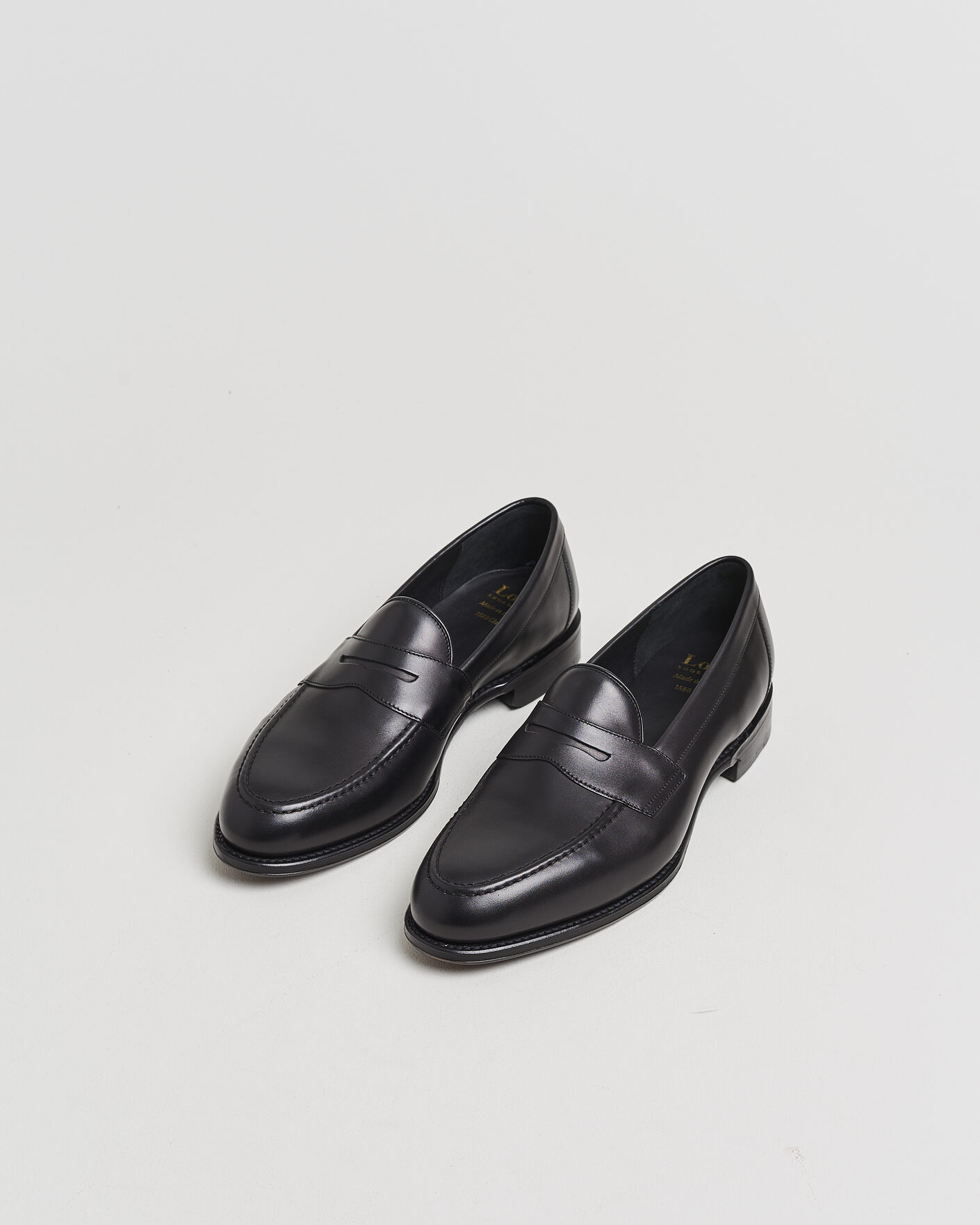 Herre | Pre-owned Randsyede sko | Pre-owned | Loake 1880 Hornbeam Eco Penny Loafer Black Calf UK10 - EU44