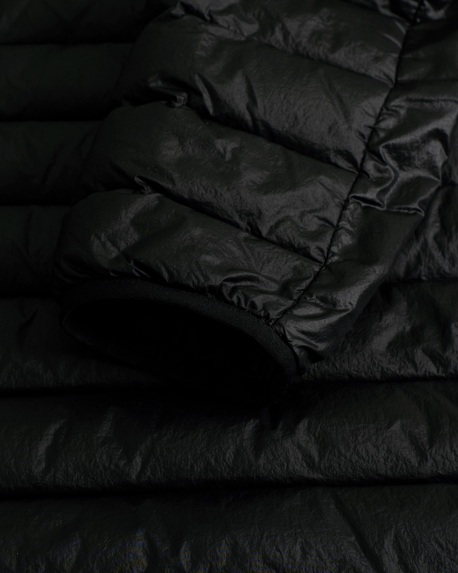 Herre | Stone Island R-Nylon Hooded Down Jacket Black | Pre-owned | Stone Island R-Nylon Hooded Down Jacket Black